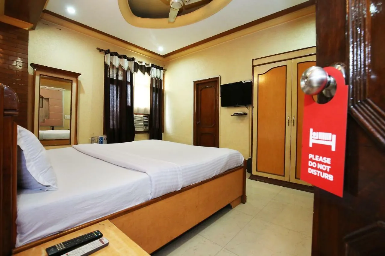 Capital O 10990 Hotel Gobind Regency Zirakpur 3*,