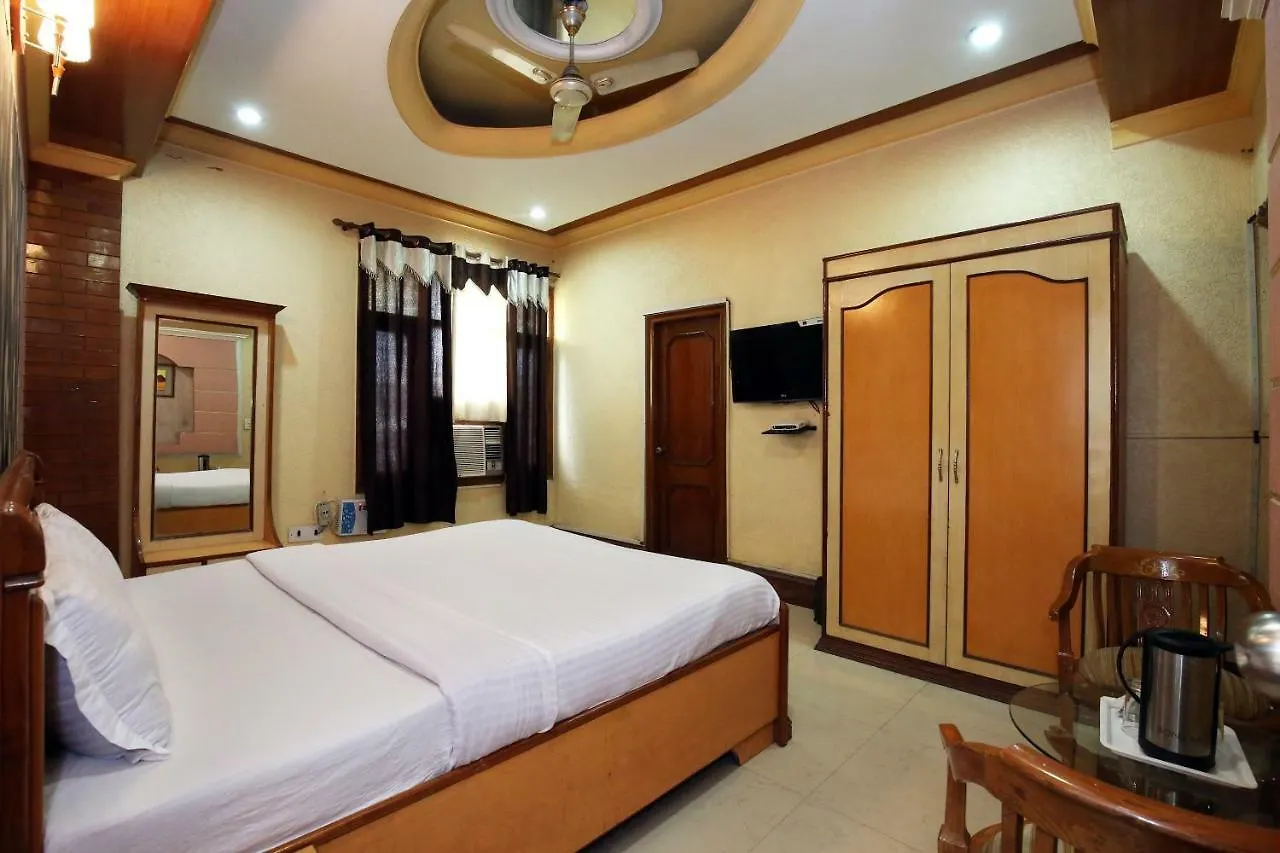 Capital O 10990 Hotel Gobind Regency Zirakpur 3*,  India